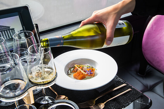 Un repas pour 2 à bord du Bus Toqué à Paris (75008)