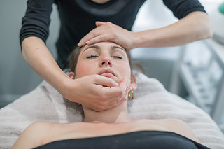 Une séance de sauna infrarouge et un accès au bain hydromassant en duo chez Naturalia Institut et Spa à Saint-Gély-du-Fesc (34)