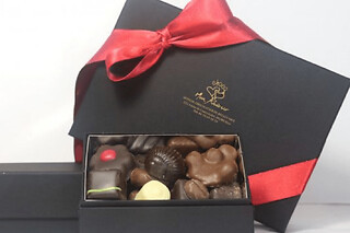 Atelier fabrication de bonbons de chocolat à Nice (06)