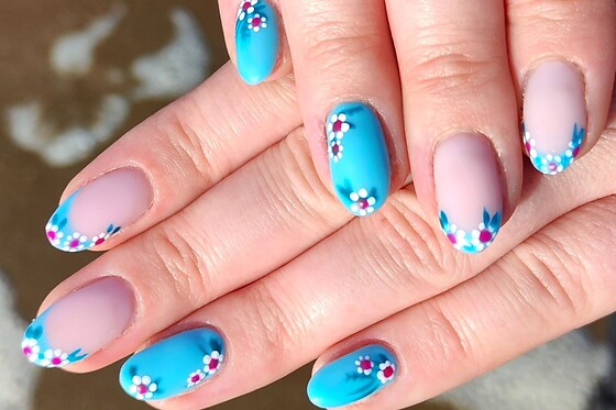 Une pose de vernis semi-permanent chez Le Truc'K Beauté à Saint-Michel-Chef-Chef (44)