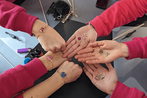 Atelier bijoux en résine UV à La Rochelle (17)