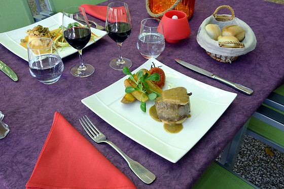 Un repas pour 2 à l'Hostellerie du Moulin de la Sambuc à Saint-Zacharie (83)