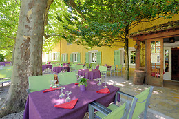 Hostellerie du Moulin de la Sambuc