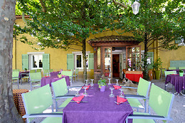 Hostellerie du Moulin de la Sambuc