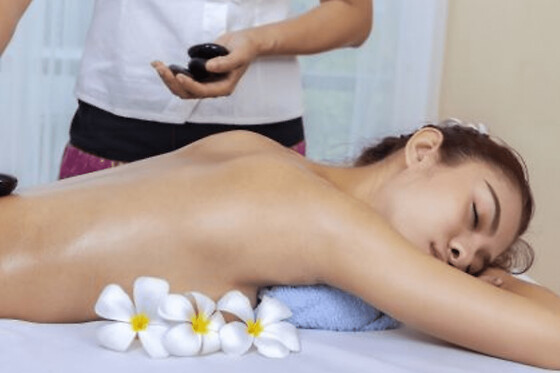 Massage relaxant à Paris 1er - Massage du visage - 1h