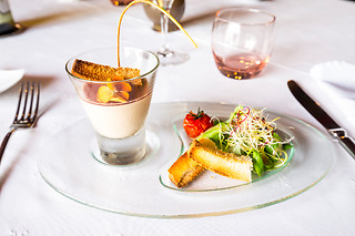 Repas en duo à la Rose Trémière à Saint-Michel en l'Herm (85)