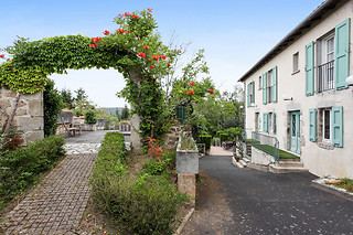 Séjour gourmand en roulotte pour 2 à l'Auberge La Tomette, The Originals Relais*** à Vitrac (15)