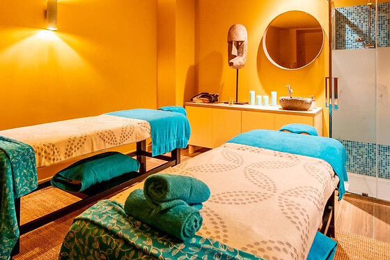 Massage balinais à Paris 17ème - Massage duo & coupes de champagne