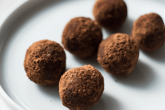 Fabrication de truffes au chocolat à Paris 2ème
