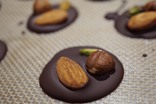 Atelier fabrication de mendiants en chocolat à Nice (06)