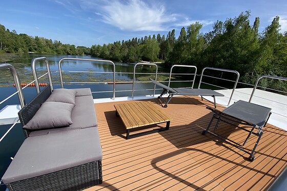 Séjour en suite flottante pour deux chez l'Escale Royale Saint Fargeau à Saint-Fargeau-Ponthierry (77)
