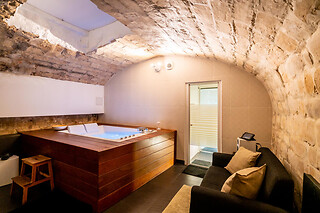 Accès au spa pour deux avec une bouteille de champagne rosé chez Naturellement Luxe / NL (75)