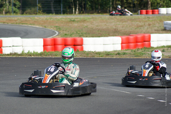 Session de karting sur piste de compétition - Racing Kart du Mans - Montfort-le-Gesnois (72)