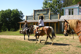 Nuit à 2 en chariot western au West Wood Ranch en Dordogne (24)