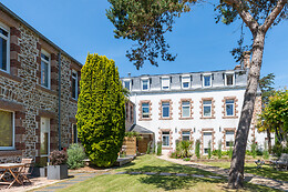 Hôtel The Originals Les Costans***