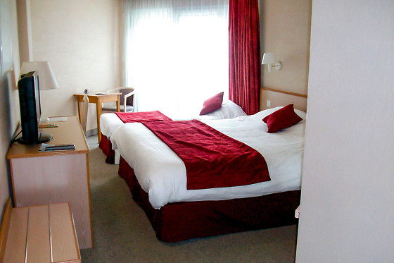 Hotel The Originals Thonon-les-Bains L'Arc-En-Ciel - photo 1