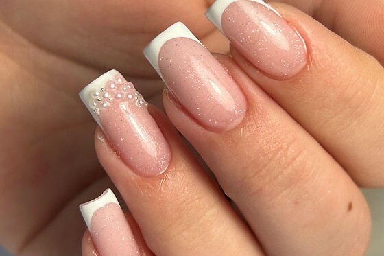 Manucure et pose de vernis semi-permanent chez Le comptoir de l'ongle by Maryne à Romans-sur-Isère (26)