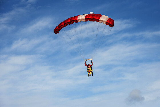 Saut en parachute et activités extrêmes
