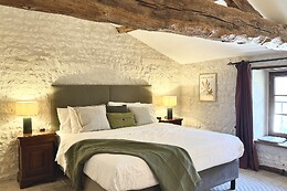 Hotel The Originals Le Relais de Saint-Preuil