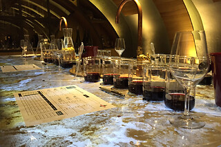 Atelier "Créer son propre vin" aux Caves du Louvre à Paris