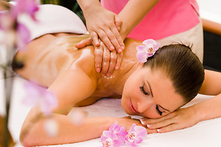 Un massage ayurvédique à Évasion Bien-Être à Vannes (56)