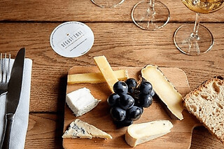 Atelier oenologique "Accords vins & fromages" à Nice