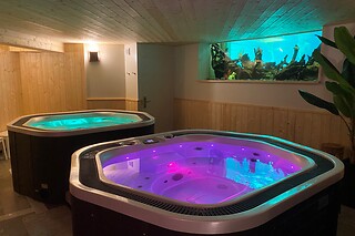 Un accès au hammam, sauna et bains à remous à la Résidence Appart Hôtel le 1837 à Saint-Affrique (12)