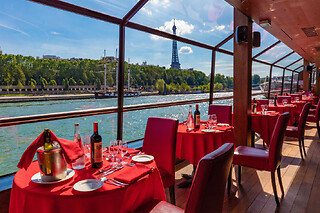 Déjeuner sur la Seine par les Bateaux-Mouches Paris - Adulte