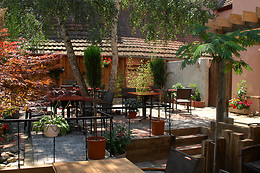 Aux 2 Roses (restaurant)