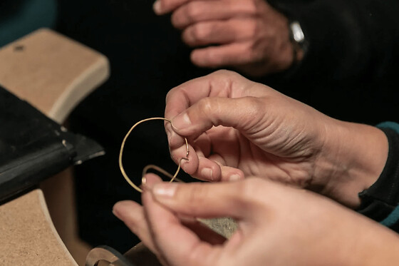 Atelier création de créoles en laiton ou argent à Paris 9e - Atelier créoles en laiton