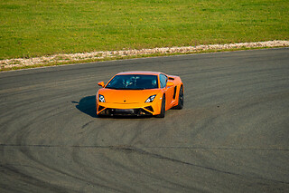 Découverte Lamborghini Gallardo LP-560 (4 tours) sur le Circuit des Ecuyers (02)