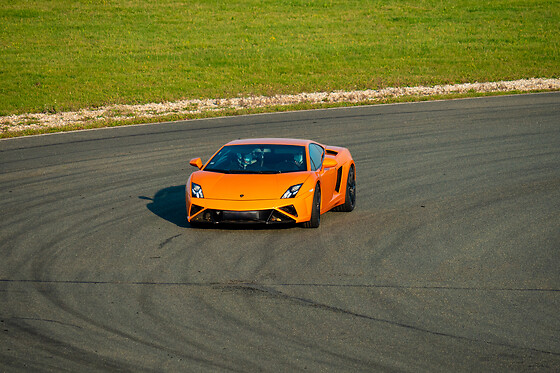Découverte Lamborghini Gallardo LP-560 (4 tours) sur le Circuit des Ecuyers (02)