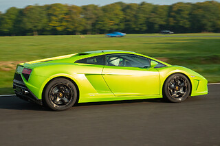 Découverte Lamborghini Gallardo LP-560 (4 tours) sur le Circuit des Ecuyers (02)
