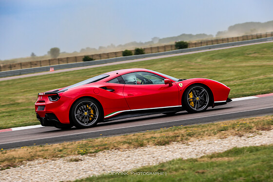 Découverte Ferrari 488 GTB (3 tours) sur le Circuit de Haute Saintonge (17)