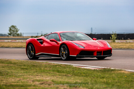 Découverte Ferrari 488 GTB (3 tours) sur le Circuit de Haute Saintonge (17)