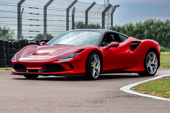 Découverte Ferrari F8 Tributo (3 tours) sur le Circuit de Clastres (02)