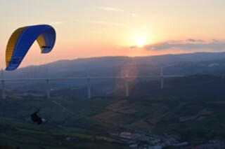 Baptême de voltige acrobatique en parapente - Tête à l'envAIR - Millau (12)