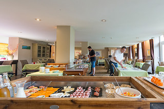 Repas pour 2 à l'Auberge du Manet à Montigny-le-Bretonneux (78)