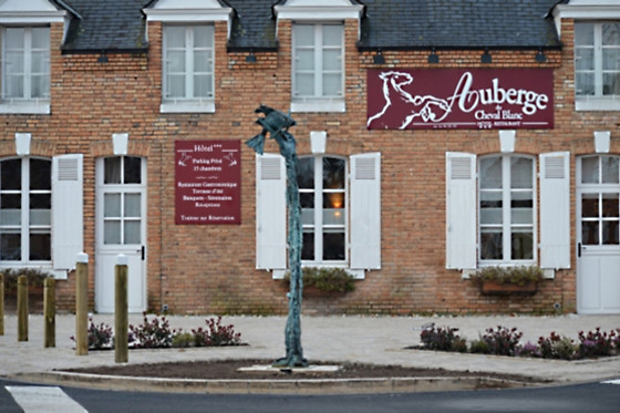 Auberge du Cheval Blanc (YVOY LE MARRON) - photo 1