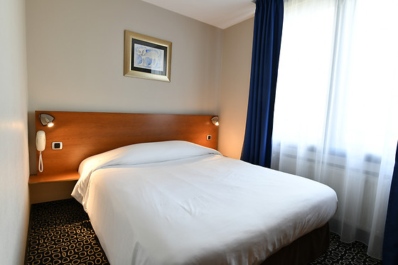 Hôtel Le Chat Botté - photo 1