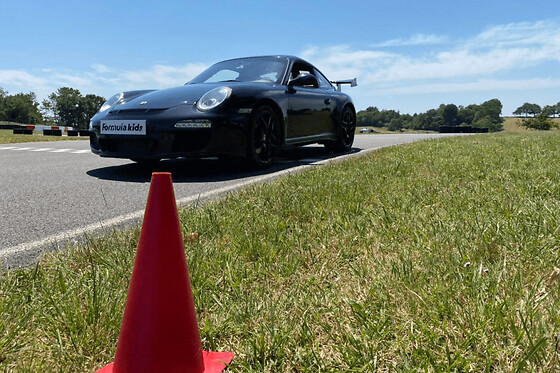 Stage Pilotage Enfant en Porsche 997 à Nantes (44) - Porsche 997 - 5 Tours