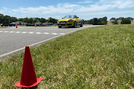 Stage Pilotage Enfant en Audi TT à Trappes (78) - Audi TT  2 Tours