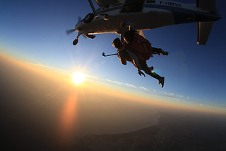 Saut en parachute - Vendée Evasion parachutisme - Le Chateau d'Olonne (85)