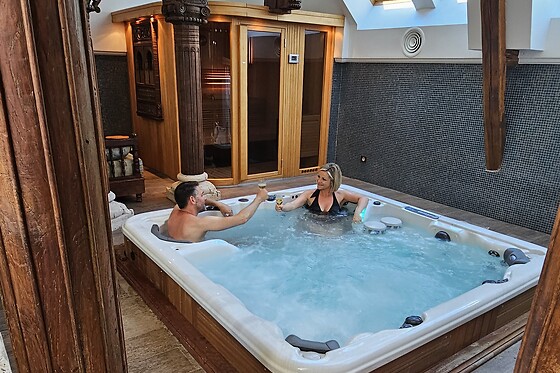 Un accès au spa avec bain à remous, sauna et hammam pour 2 au Domaine de Neuville à Sainte-Gemme (51)