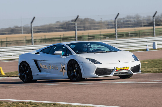 Stage Pilotage Enfant en Lamborghini à Trappes (78) - Lamborghini - 4 Tours