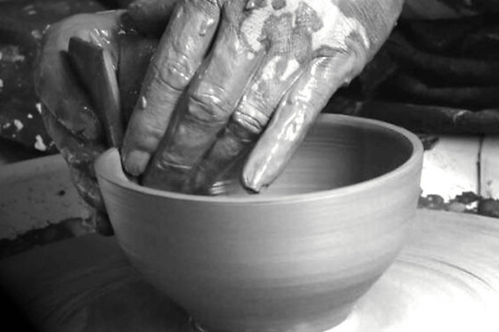 Atelier tournage en poterie à Paris 19ème