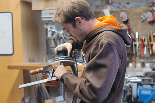 Atelier fabrication d'un billot de table & son couteau à Paris