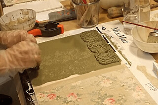 Atelier de peinture décorative sur bois à Paris 18ème