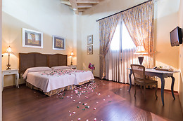 LA CASONA DE CALDERÓN