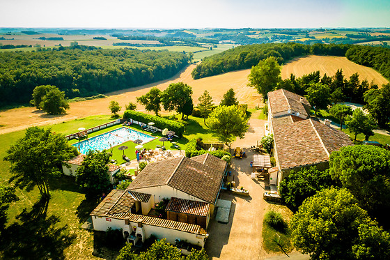 Séjour pour 4 au Camping Domaine Saint-Laurent à Montferrand (11)